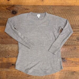 Peyton Jensen Women's Light Gray Crew Neck Sweater